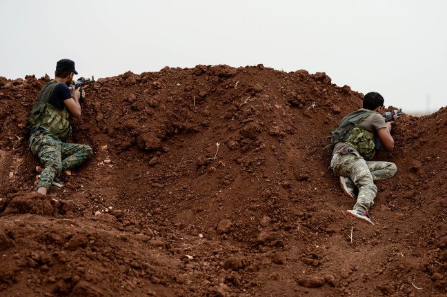 18-10/13/idlibde-agir-silahlardan-arinan-cephelerde-muhalifler-elleri-tetikte-bekliyor_2939_dhaphoto6