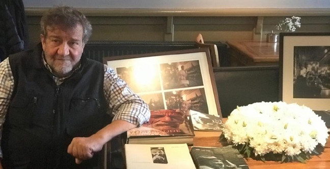 18-10/18/ara-guler-cenaze-toren