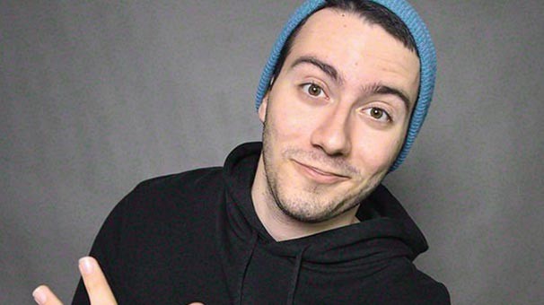 18-10/21/enes-batur-kimdir-12578130