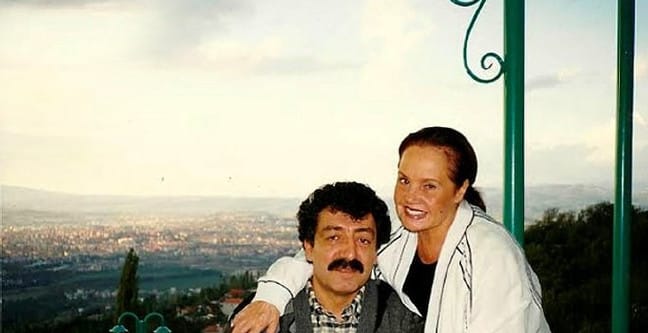 18-11/01/muhterem-nur-kimdir