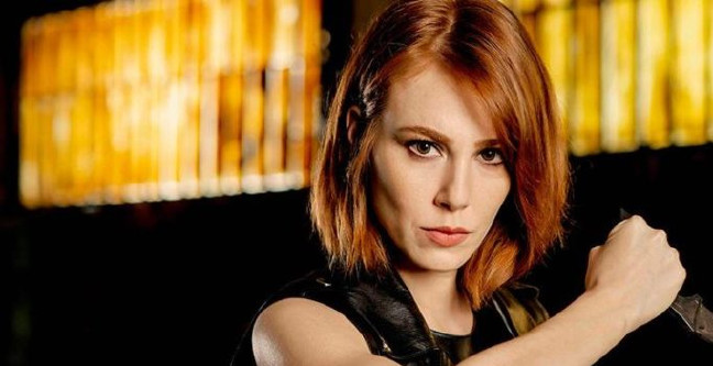 18-11/05/elcin-sangu-kimdir-zeynep-tunc-kimdir