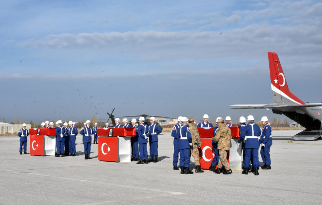 18-11/11/sehit-askerler-vandan-torenle-ugurlandi-ek-fotograflar_2354_dhaphoto14