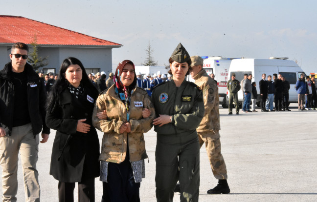 18-11/11/sehit-askerler-vandan-torenle-ugurlandi-ek-fotograflar_2354_dhaphoto7