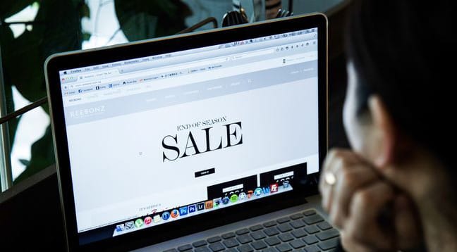 18-11/22/black-friday-internet