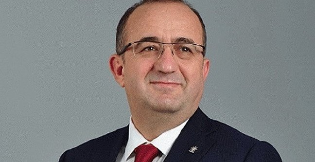 18-11/27/ayhan-gider-kimdir