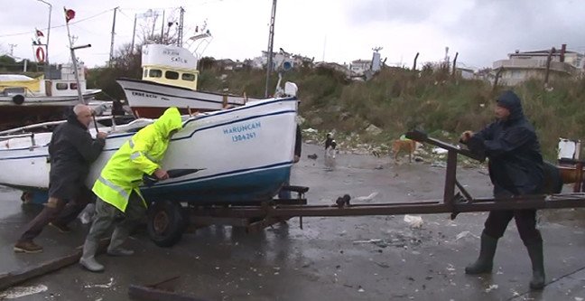 18-11/29/firtina-istanbu-1l