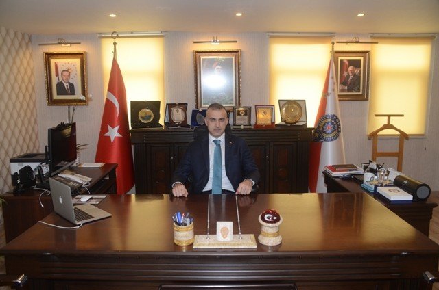 18-12/11/rize-emniyet-muduru-vuruldu-2-_1455_dhaphoto4