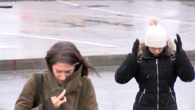 18-12/19/beylikduzunde-kar-yagisi-_8552_dhaphoto1