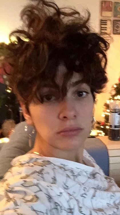 18-12/21/berguzar-korel-2