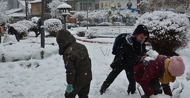 18-12/25/balikesirde-okullar-tatil-mi-son-dakika-balikesir-valisi