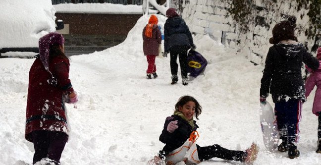 18-12/26/yozgat-valiligi-okullar-tatil-haberini-paylasti