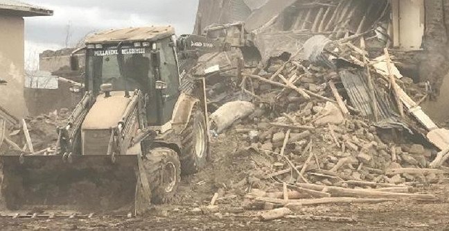 19-01/07/elazigda-yarin-okullar-tatil-mi-7-ocak-kar-tatili-olan-iller-son-dakika-elazig-valiliginden-kar-tatili