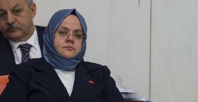 19-01/14/emeklilikte-yasa-takilanlar-ile-ilgili-bakan-zehra-zumrut-selcukdan-flas-aciklama