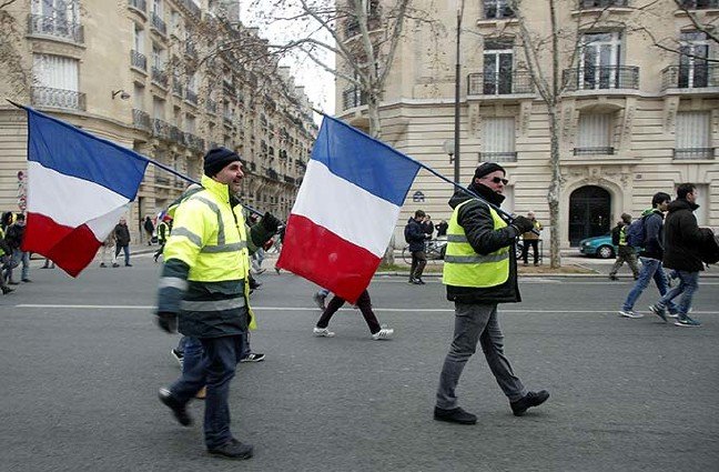 19-01/19/sari-yelekliler