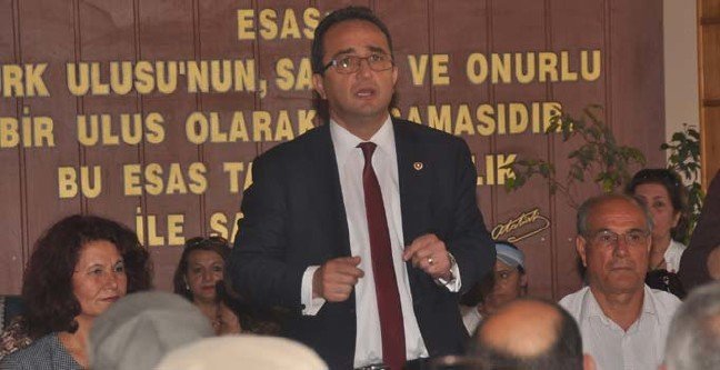 19-01/28/chp-kusadasi-belediye-baskan-adayi-omer-gunel-kimdir