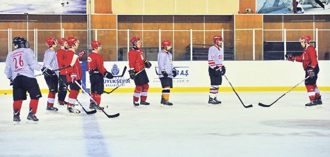 19-02/07/-dun-sokaklarda-olanlar-bugun-buz-pistinde-3042703