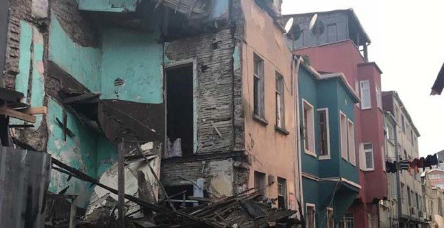 19-02/16/ana-manset-1550321070