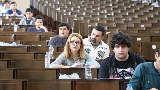 19-02/18/5ae22586ae298b8e028efc0a