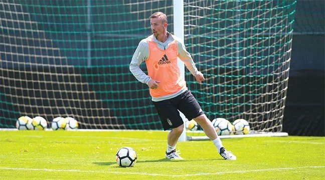 19-02/28/guti-hernandez-besiktas-1