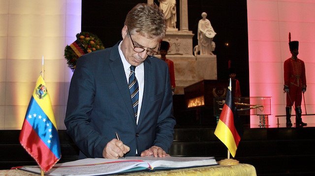 19-03/06/resized_c8373-453d6d2bdnepxl2w0augz5n