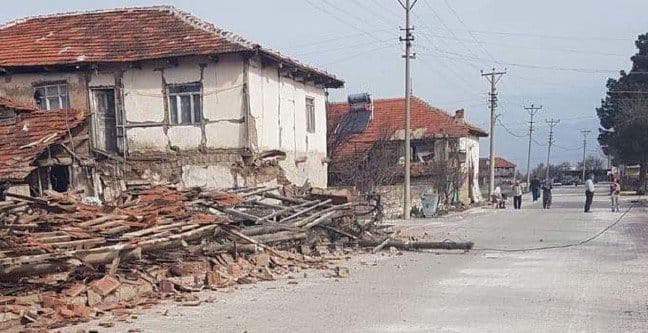 19-03/20/ana-manset-1553068761