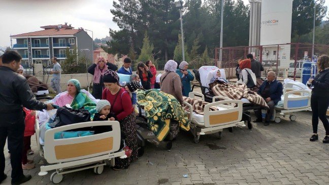 19-03/20/denizlide-55-buyuklugunde-deprem-3-_3588_dhaphoto2