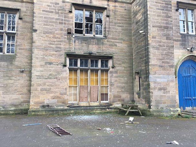 19-03/27/ingiltere-3