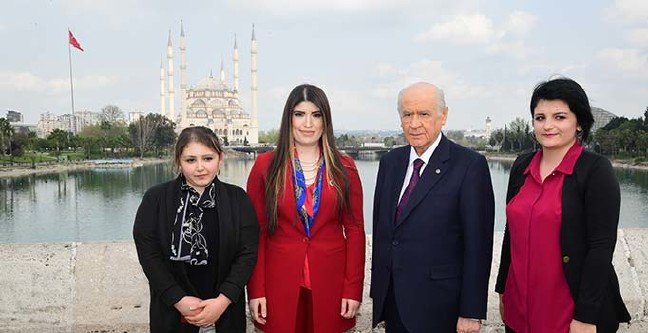 19-03/28/ana-manset-1553779566