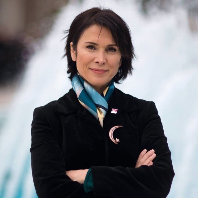 19-03/29/emel-bilenoglu