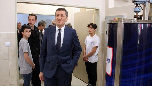 19-04/10/ziya-selcuk-2