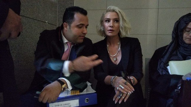 19-04/22/ahmet-kural-ve-sila-arasindaki-darp-davasinda-ikinci-durusma-2-_3502_dhaphoto1