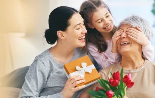 19-05/03/anneler-gununde-annenize-en-guzel-hediye-anne-siiri-1556858592