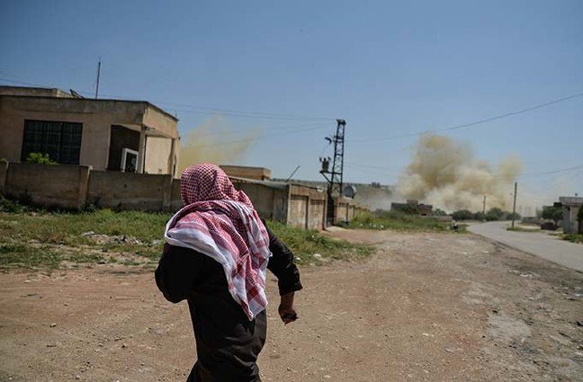 19-05/07/idlib-gece-gunduz-bombalaniyor-siviller-turkiye-sinirina-goc-ediyor-2-_8138_dhaphoto31