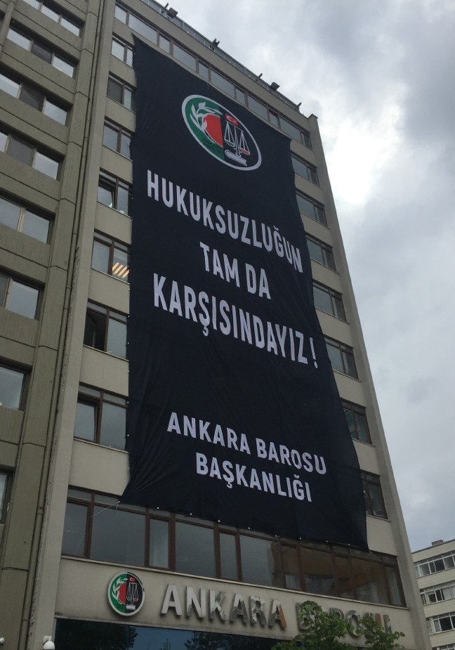 19-05/10/ankara-barosundan-yskya-pankartli-tepki_7812_dhaphoto3