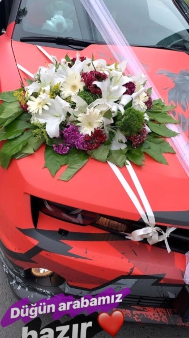 19-05/23/unlu-youtuber-enes-batur-tulu-baci-ile-evlendi-12076712_2725_m