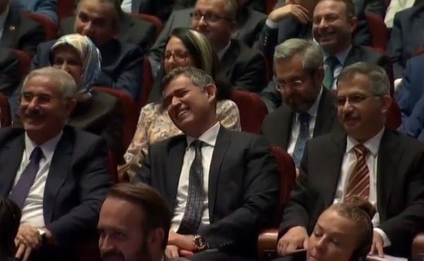 19-05/30/avukatlara-yesil-pasaport-ne-zaman-verilecek-avukatlara-yesil-pasaport-geliyorjpgg