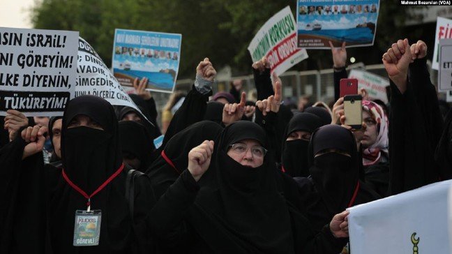 19-06/01/41696349-654c-4c72-8bbc-b891ca247526_w1597_n_r1_st