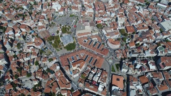 19-06/06/2b70efd2-3db4-446a-8c40-ebd295a0ff06-1559813457