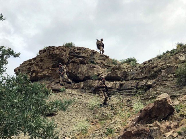 19-06/11/aw725323_07