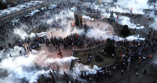 19-06/24/gezi-davasi-basladi-osman-kavala-ilk-kez-hakim-12176456_407_amp