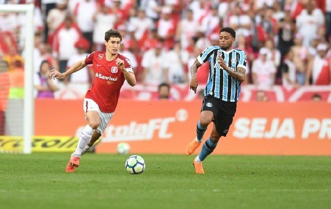 19-07/15/5d2b5d17ae298b8f5ffce13f