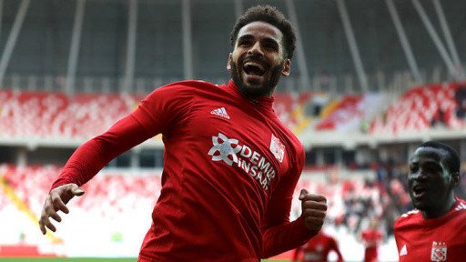 19-07/25/douglas-sivasspor-1558692578-22405