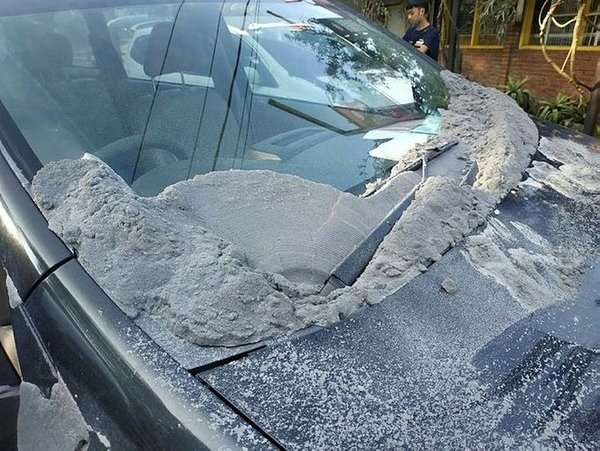 19-07/26/0x0-endonezyada-yanardag-patladi-patlama-55-dakika-surdu-1564149436824