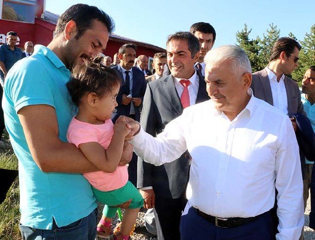 19-08/03/binali-yildirima-memleketinde-yogun-ilgi_3656_dhaphoto2