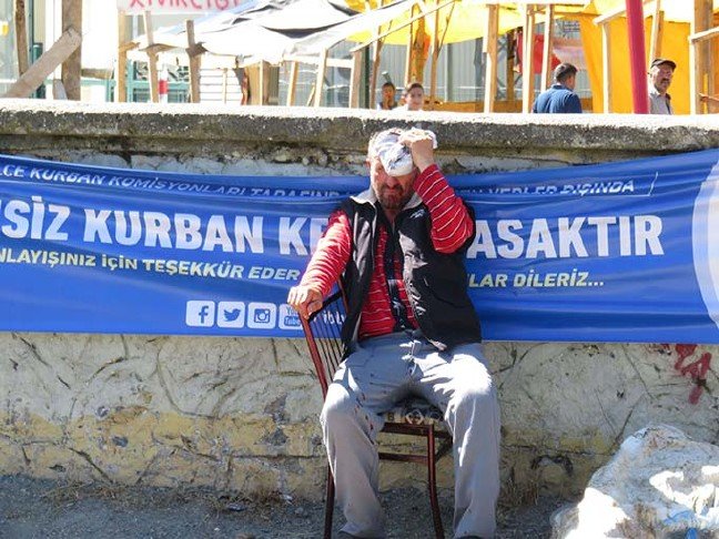 19-08/13/maltepede-kurban-pazarinda-bicakli-sopali-kavga_5509_dhaphoto3