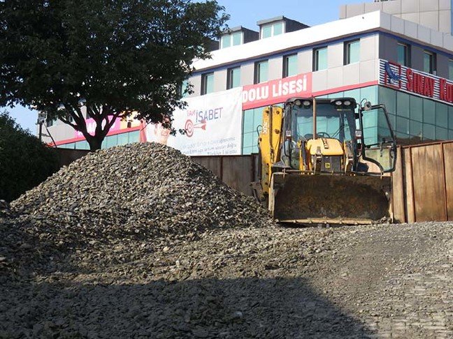 19-08/18/uskudarda-coken-yolda-calismalar-basladi_3098_dhaphoto7