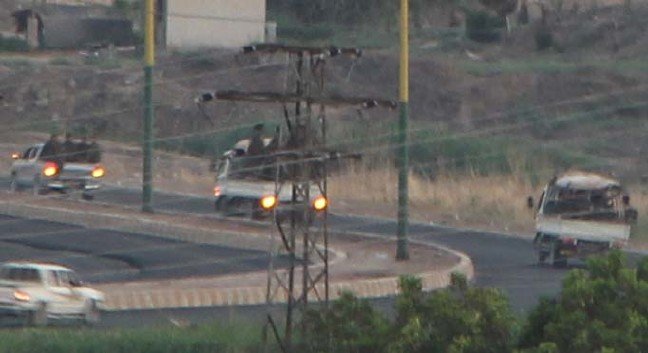 19-08/18/ypgli-teroristlerin-suriyedeki-hareketliligi-goruntulendi_2281_dhaphoto3