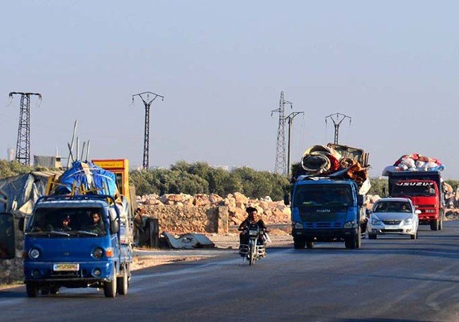 19-08/19/binlerce-kisi-can-guvenligi-icin-idlibten-kaciyor_1465_dhaphoto13