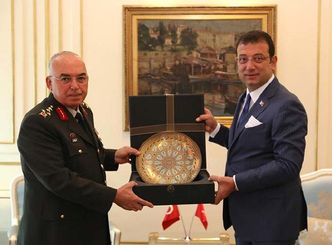 19-08/22/1inci-ordu-komutani-avseverden-imamogluna-tebrik-ziyareti_2259_dhaphoto5