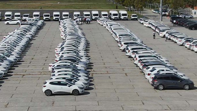 19-09/06/yenikapida-sergilenen-luks-araci-kullandigi-belirtilen-huseyin-aksu-gundemimiz-su-an-farkli_4506_dhaphoto12